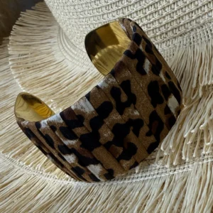 Bracelet Manchette Léopard – Accessoire Audacieux et Chic