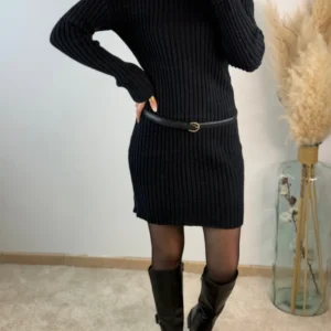 Robe Maille Cotelée Noire - Col Roulé Élégant