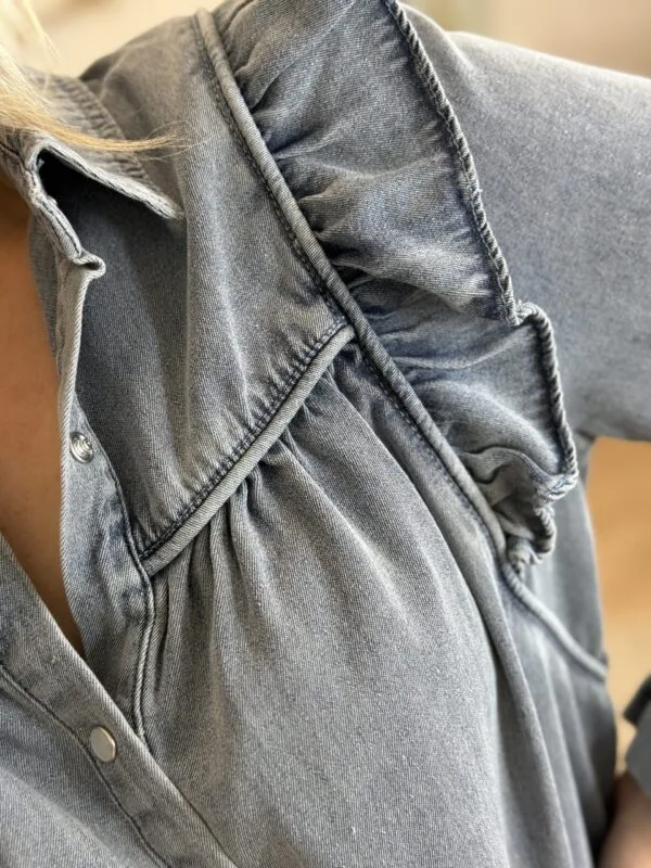 Chemise en Jean Femme Chic – Bleu Gris & Volants | Dream By C