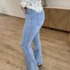 Jeans flare femme – coupe galbante, bleu clair, taille moyenne !