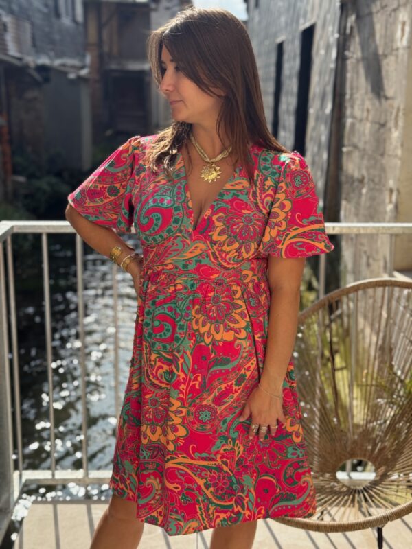 Robe Courte Cachemire Colorée – Élégante et Vibrante