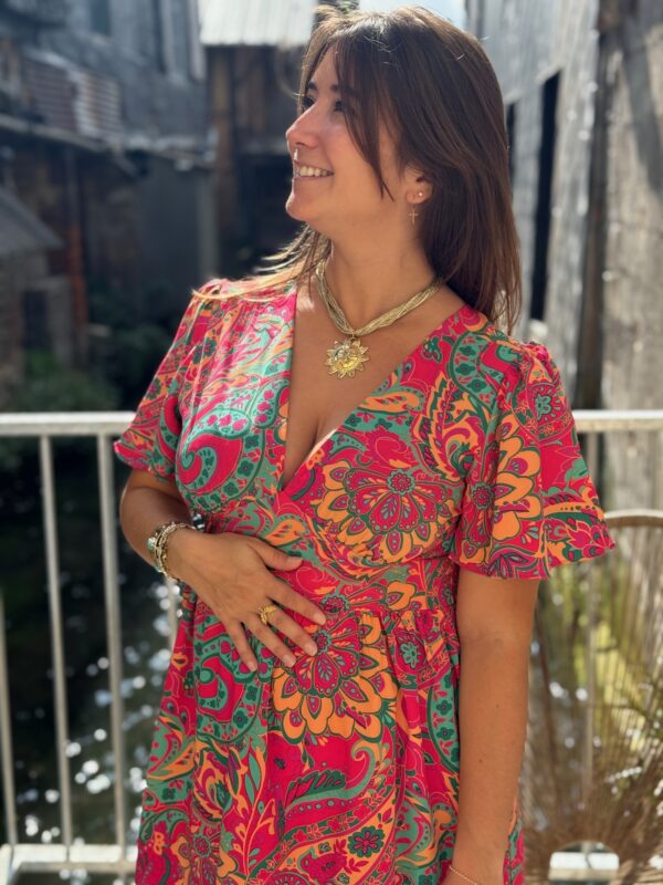 Robe Courte Cachemire Colorée – Élégante et Vibrante