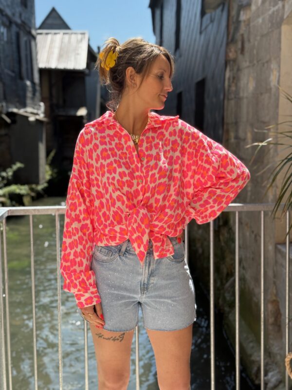 Short Strass – Bleu clair, taille moyenne, effet déchiré tendance
