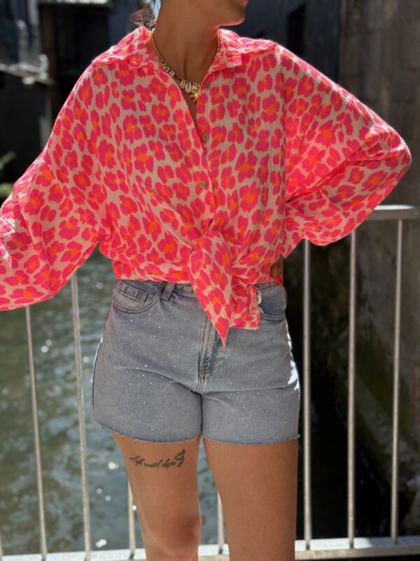 Short Strass – Bleu clair, taille moyenne, effet déchiré tendance