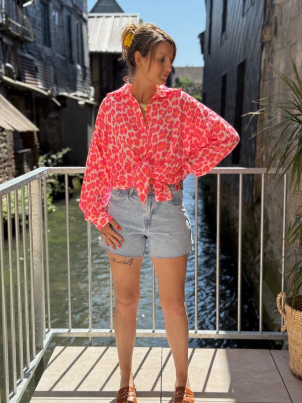 Short Strass – Bleu clair, taille moyenne, effet déchiré tendance