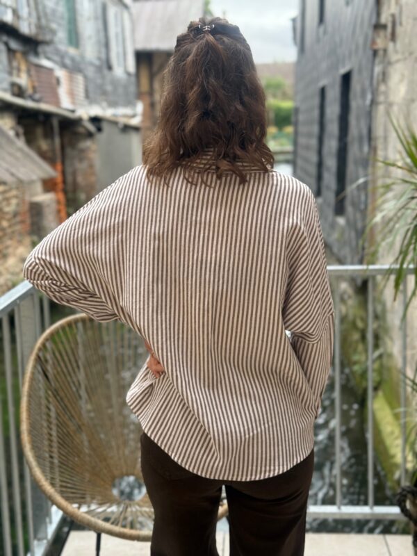 Chemise à rayures femme – Coupe oversize taupe et blanc
