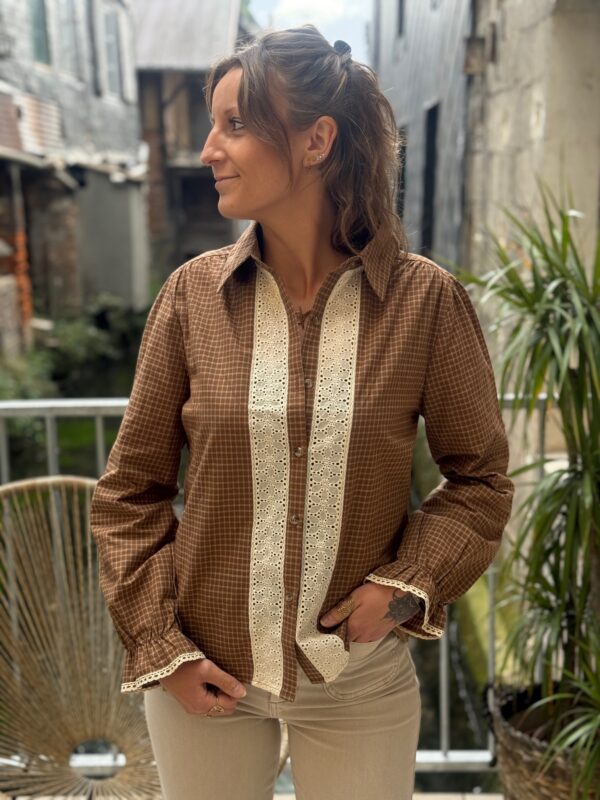 Chemisier femme chic et original – Café et crème en coton
