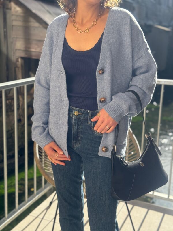 Gilet large femme bleu – Col V et coupe confortable