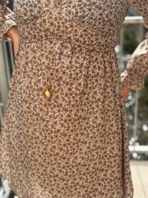 Robe courte liberty taupe et chocolat – Col V chic | Dream by C