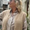 Chemise grande taille femme – Rayée taupe élégante