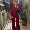 Combinaison bordeaux femme élégante – style chic et moderne !