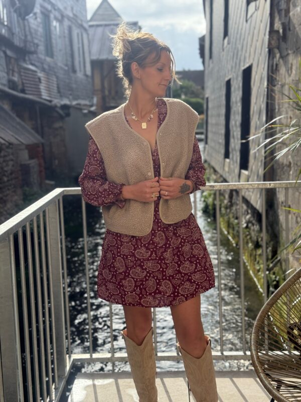 Robe courte bordeaux bandana – Col V chic et tendance !