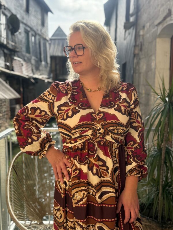 Robe grande taille longue bordeaux et beige – Dream by C