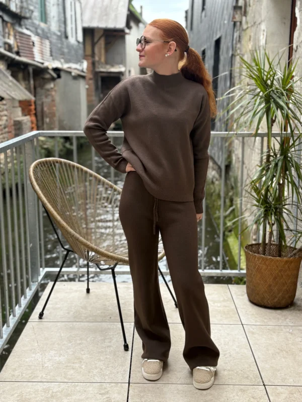 Pantalon maille femme – Confort, douceur et élégance !