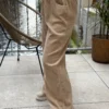 Pantalon velours beige femme – Doux, chic et confortable
