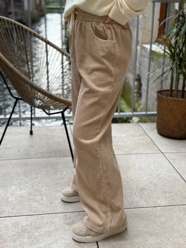 Pantalon velours beige femme – Doux, chic et confortable