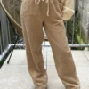 Pantalon velours beige femme – Doux, chic et confortable