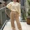 Pantalon velours beige femme – Doux, chic et confortable