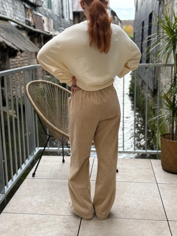 Pantalon velours beige femme – Doux, chic et confortable