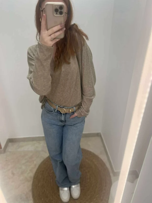 Pull doux femme col V – Confort, chaleur et élégance colorée