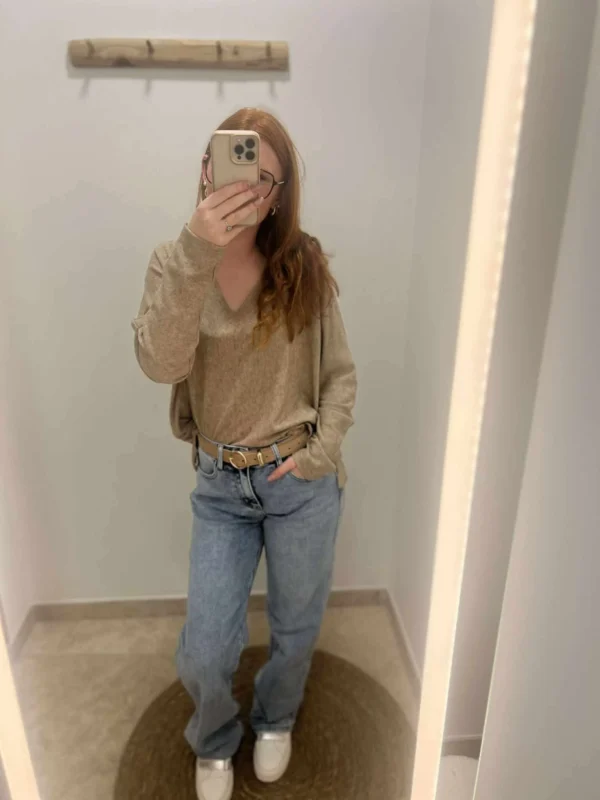 Pull doux femme col V – Confort, chaleur et élégance colorée