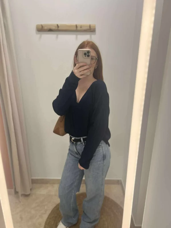 Pull doux femme col V – Confort, chaleur et élégance colorée