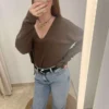 Pull doux femme col V – Confort, chaleur et élégance colorée
