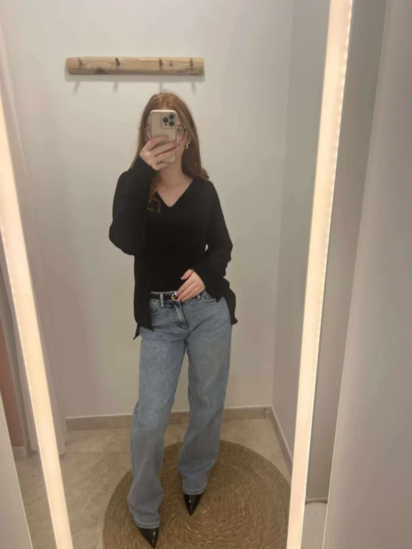 Pull doux femme col V – Confort, chaleur et élégance colorée