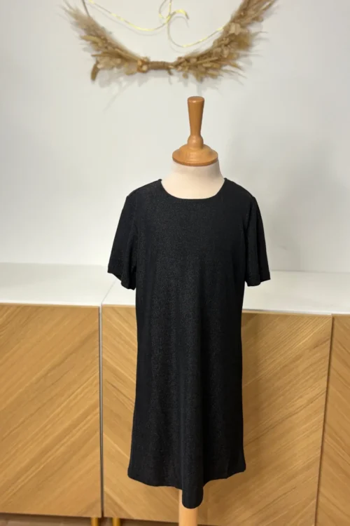 Robe paillettes enfant – courte, brillante et pleine de douceur