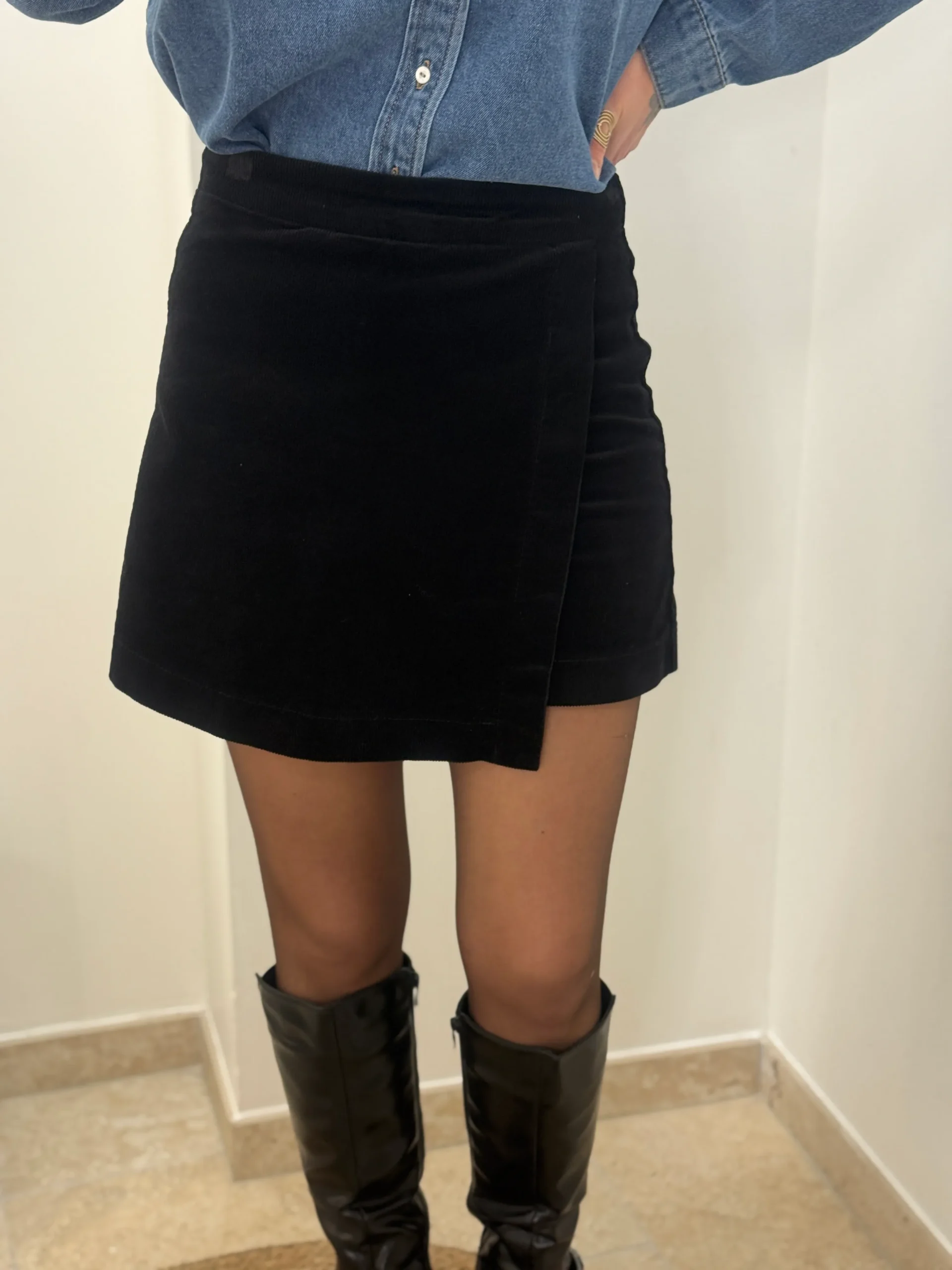 Jupe short en velours côtelé femme noir