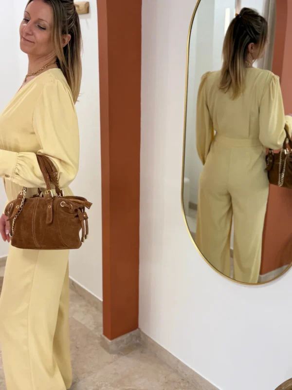Combinaison jaune femme élégante pantalon fluide