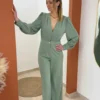 Combinaison vert sauge femme élégante pantalon fluide