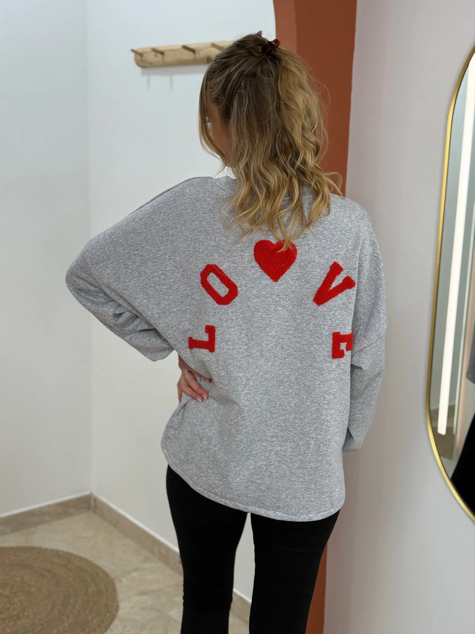 Sweat LOVE avec coeur