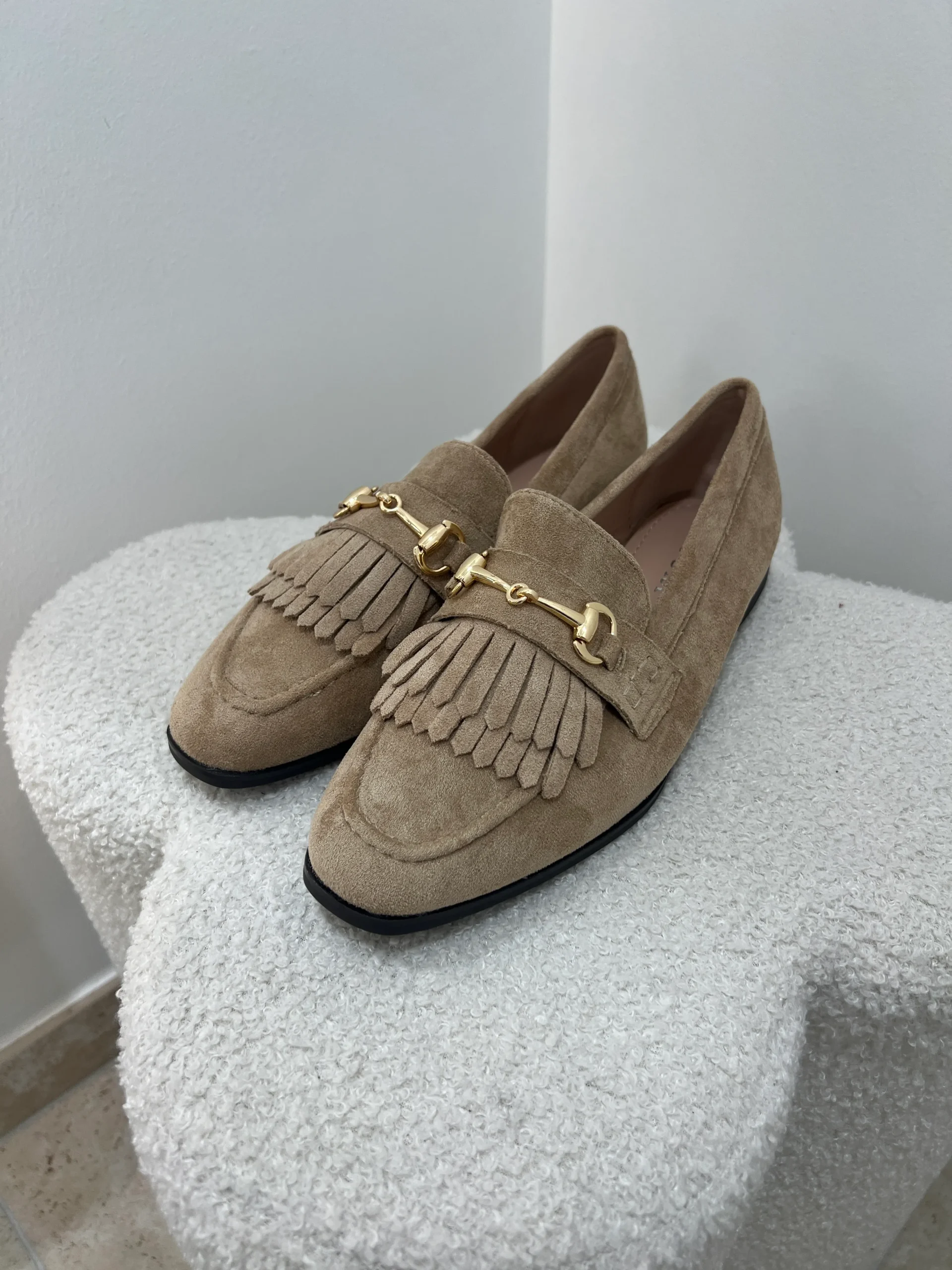 Mocassins à franges à détails dorés