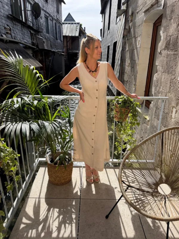 Robe longue lin beige femme – Col V boutonnée | Dream By C