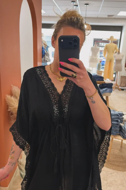 robe-plage-noire-femme-brodee-kaftan- Robe de plage noire femme brodée – Kaftan bohème | Dream By C