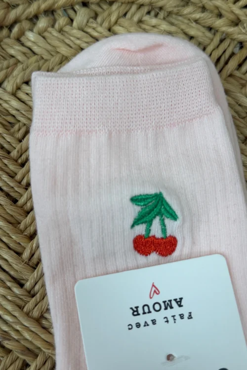 Chaussettes cerises femme rose pâle brodées | Dream By C