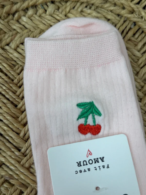Chaussettes cerises femme rose pâle brodées | Dream By C