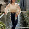 Haut dentelle beige femme, écharpe amovible | Dream By C