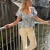 Haut smoké femme viscose bleu ciel motifs feuilles | Dream By C