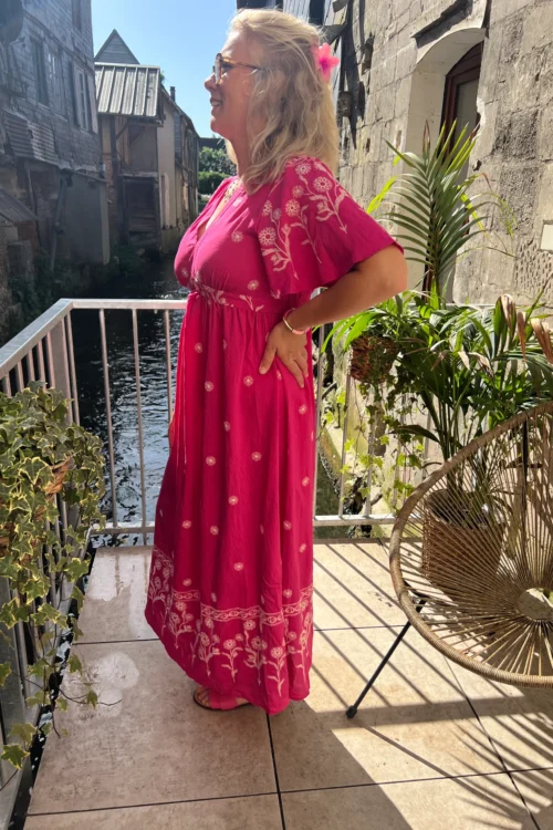 -robe-longue-brodee-femme-grande-taille-fuchsia-florale- Robe longue brodée femme grande taille fuchsia | Dream By C