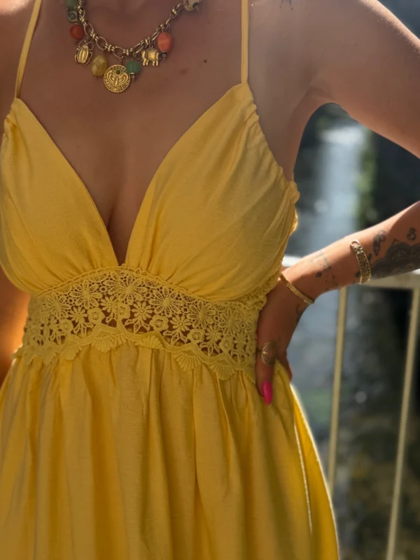 Robe longue dos nu brodée jaune, bretelles laçage | Dream By C