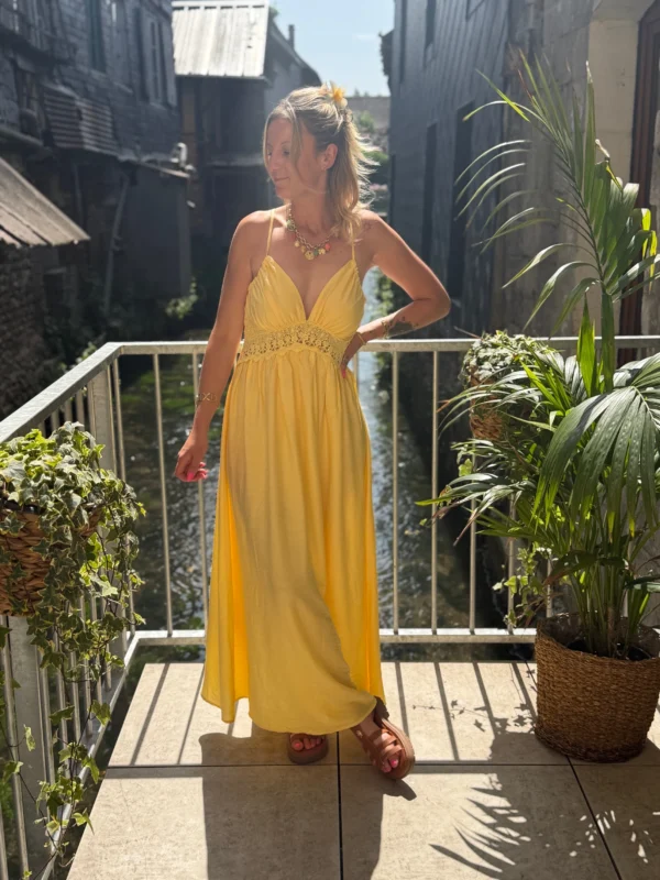 Robe longue dos nu brodée jaune, bretelles laçage | Dream By C