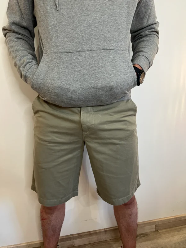 Short chino kaki homme, zip revers poches genou | Dream By C