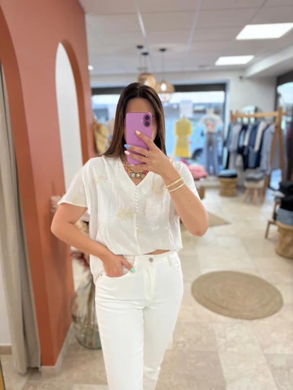 -top-broderie-femme-grande-taille-blanc-col-v-boutons Top broderie femme grande taille blanc col V boutons | Dream By C