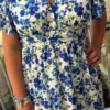 Robe fleurie grande taille col V courte | Dream By C