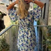 Robe fleurie grande taille col V courte | Dream By C