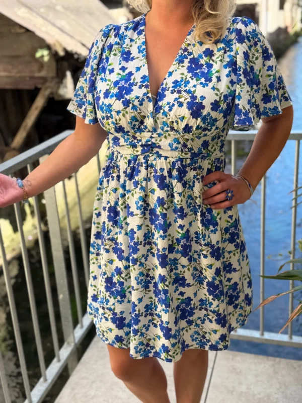 Robe fleurie grande taille col V courte | Dream By C
