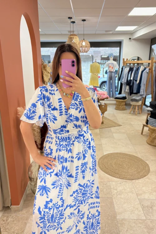 -robe-longue-blanche-fleurie-bleue-grande-taille-bandeau- Robe longue blanche fleurie grande taille bleue | Dream By C
