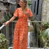 Robe longue orange imprimée femme volants col V | Dream By C
